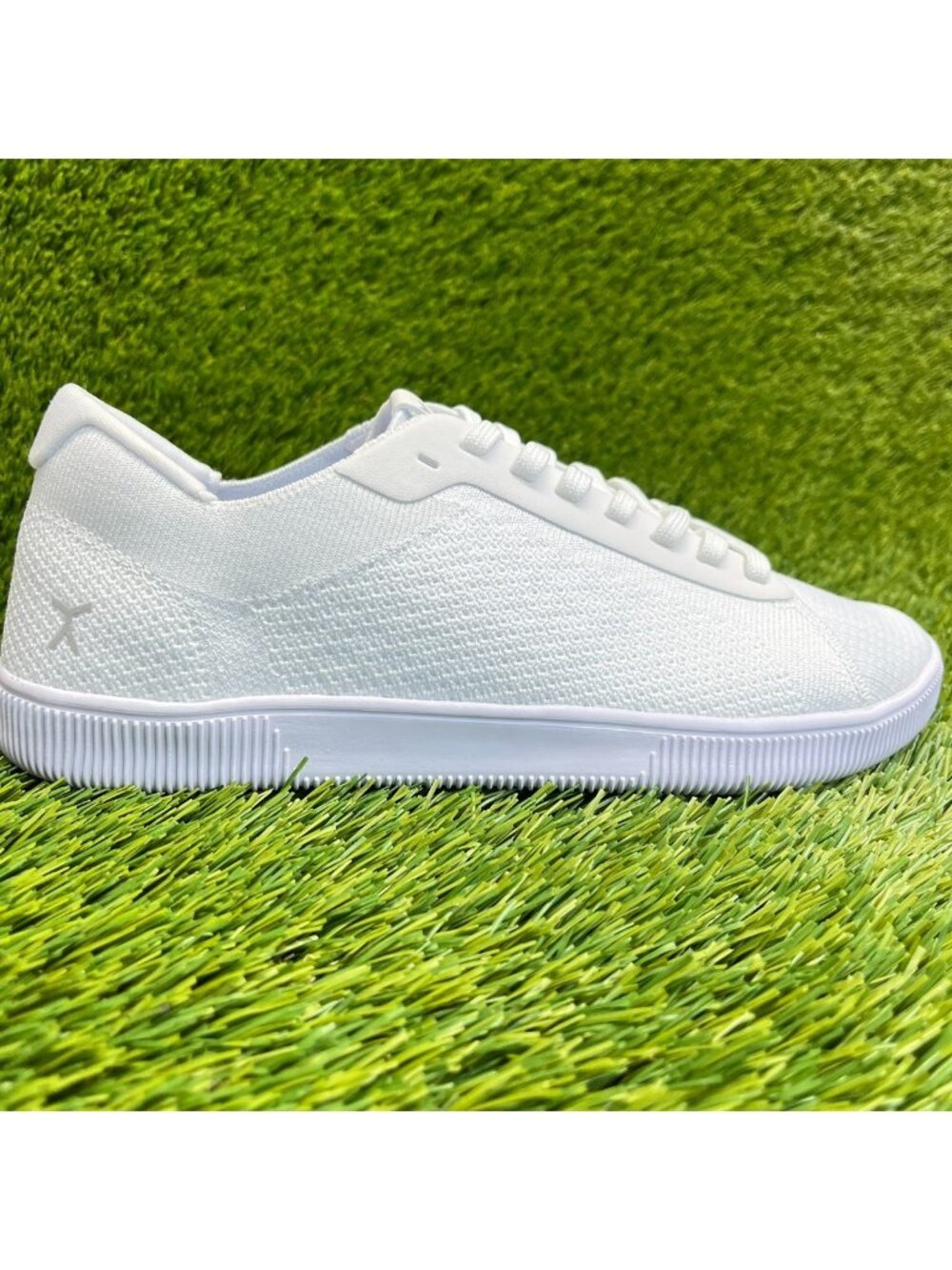 Flux Footwear Adapt Trainer White Mens Size 8.5 Athletic Knit Shoes Sneakers